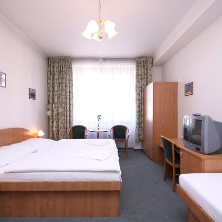 Hotel Legie Bed And Breakfast Praha Eksteriør bilde