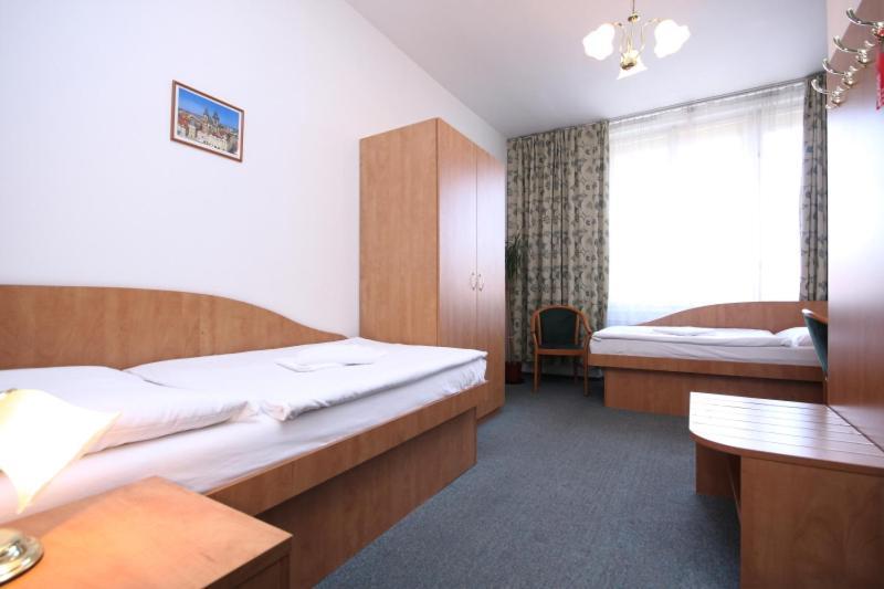 Hotel Legie Bed And Breakfast Praha Eksteriør bilde